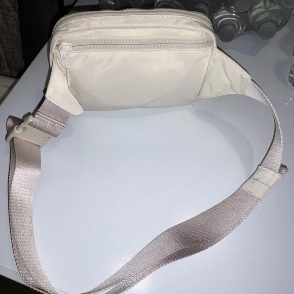 Lululemon Belt Bag - Picture 7 of 7